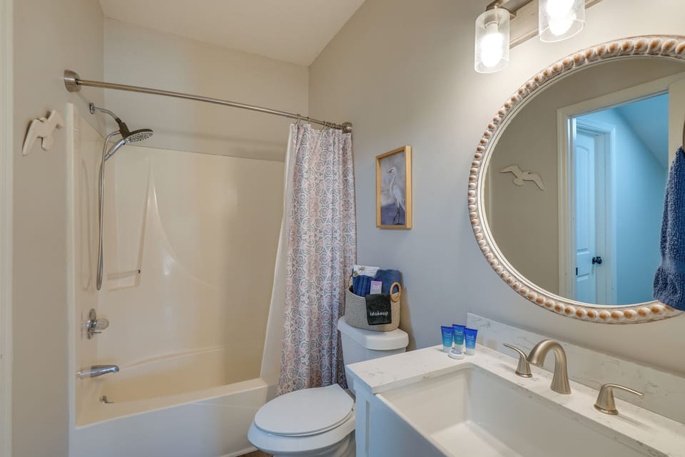 Unit 1 | Full Bathroom | 2nd Floor