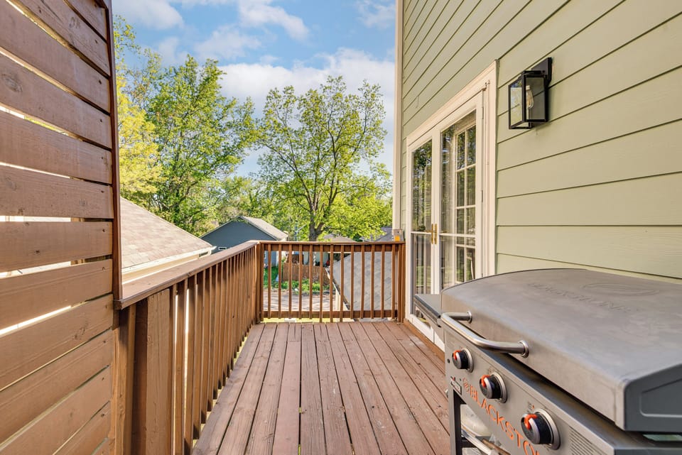 Side Deck | Blackstone & Charcoal Grills
