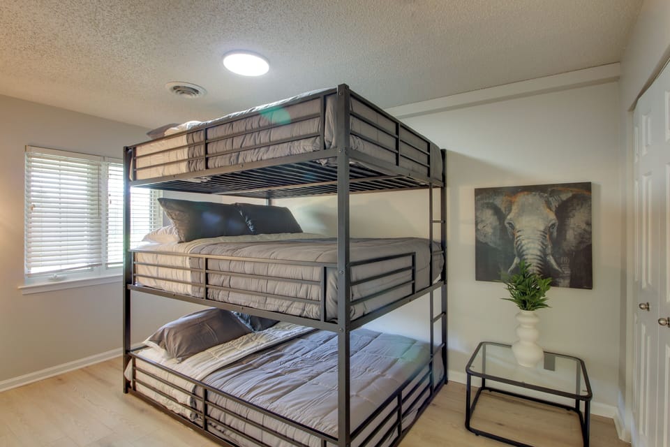 Bedroom | Triple Queen Bunk Bed