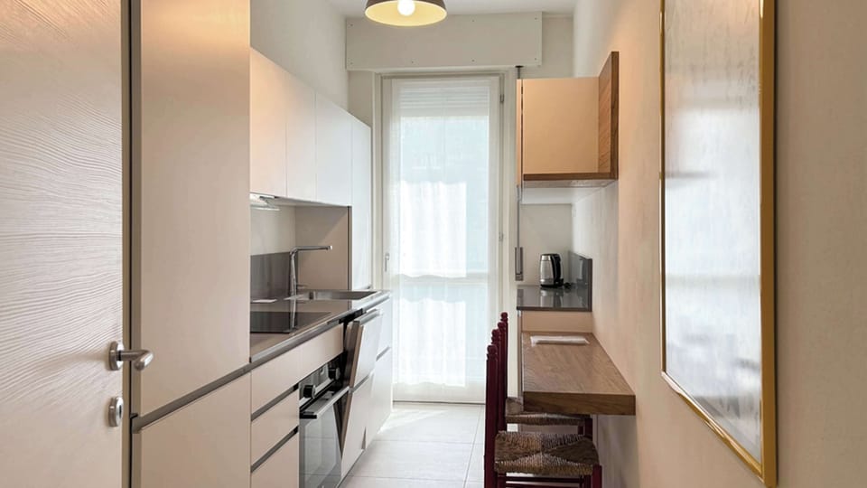 Cucina accessoriata con penisola 