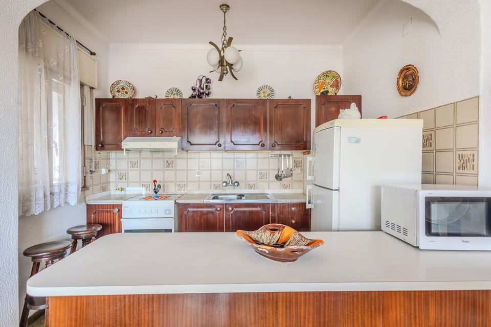 Apartment, 2 Bedrooms | Private kitchen | Full-size fridge, microwave, oven, stovetop