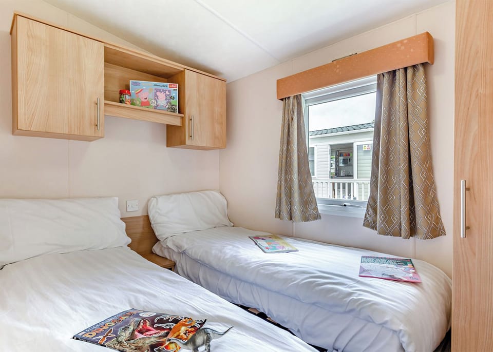 Bedroom, Bed, House