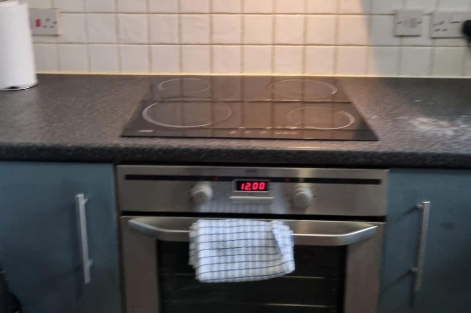 Fridge, microwave, oven