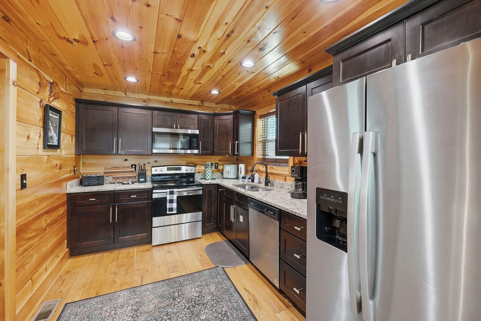 Spacious kitchen!