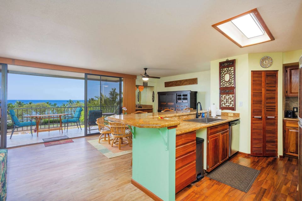 Condo, Multiple Beds, Lanai, Ocean View (Sunset View at Kahaluu Bay Villas) | Private kitchen