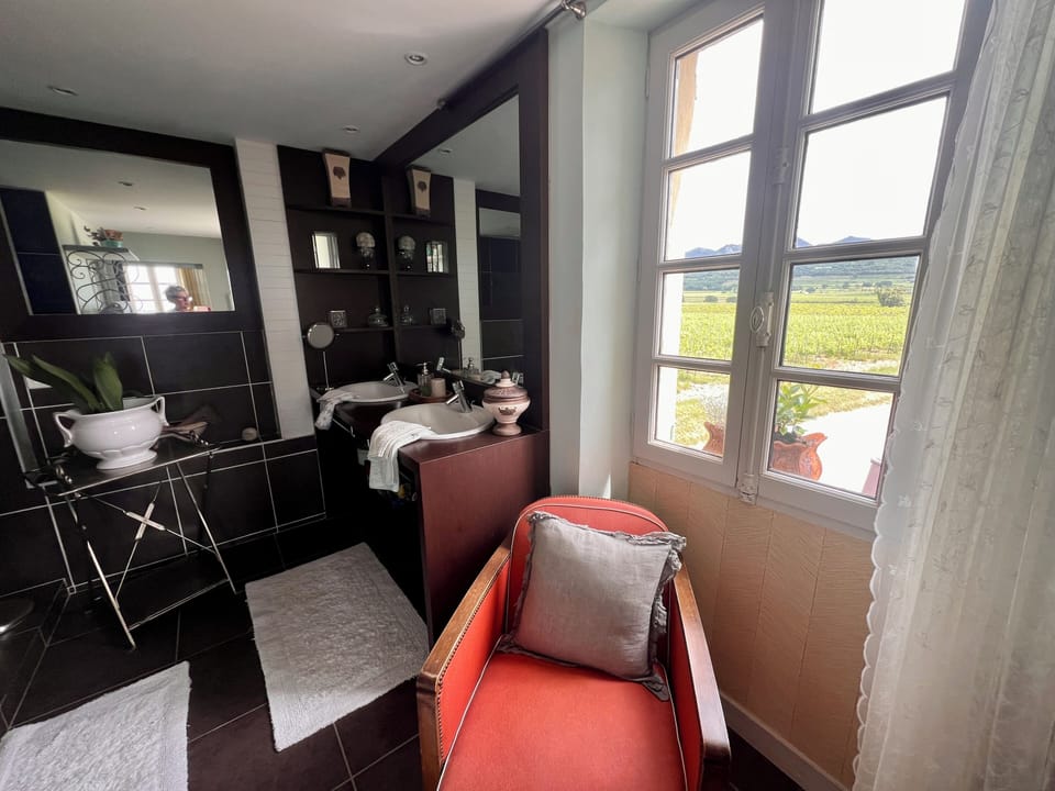 Comfort Double Room, Private Bathroom, Vineyard View | Bathroom | Separate tub and shower, hair dryer, towels, soap