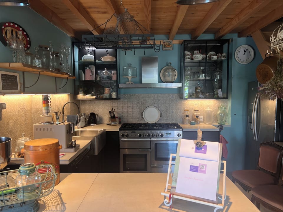 Comfort Double Room, Private Bathroom, Vineyard View | Shared kitchen | Shared fridge, shared microwave