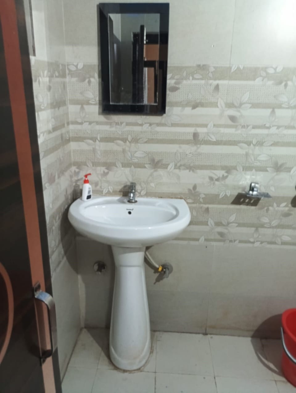 Deluxe Double Room, City View | Bathroom | Shower, towels