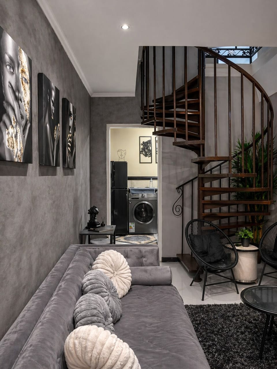 Apartment, 2 Bedrooms, Balcony | Living room | Books