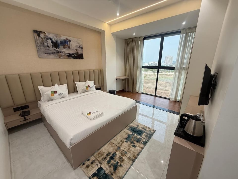 TTURA Kitchen Bar Rooftop & Rooms Pune Hotel in Maharashtra
