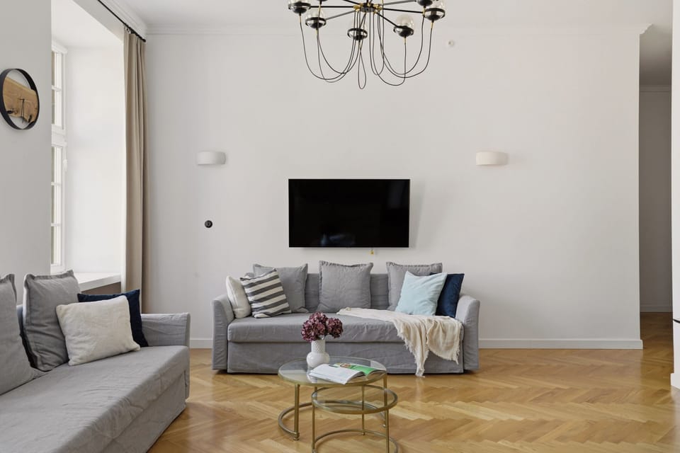 Luxury Apartment, City View | Living area