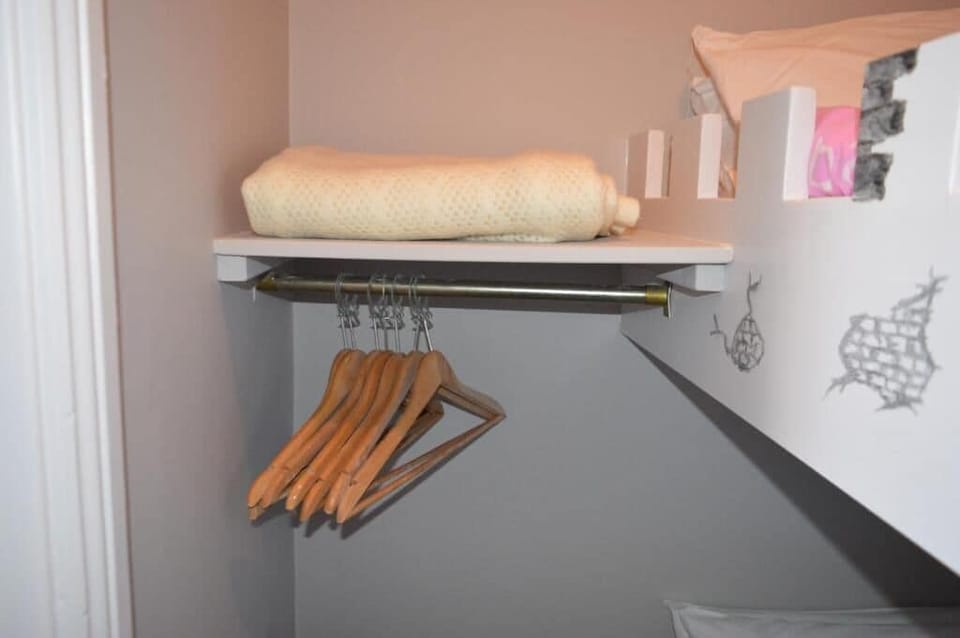 Classic Room | Wardrobe