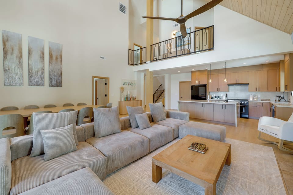 House (6 Bedrooms) | Interior