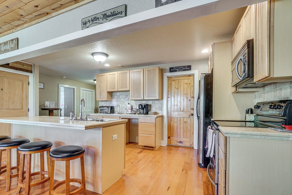 House (4 Bedrooms) | Interior