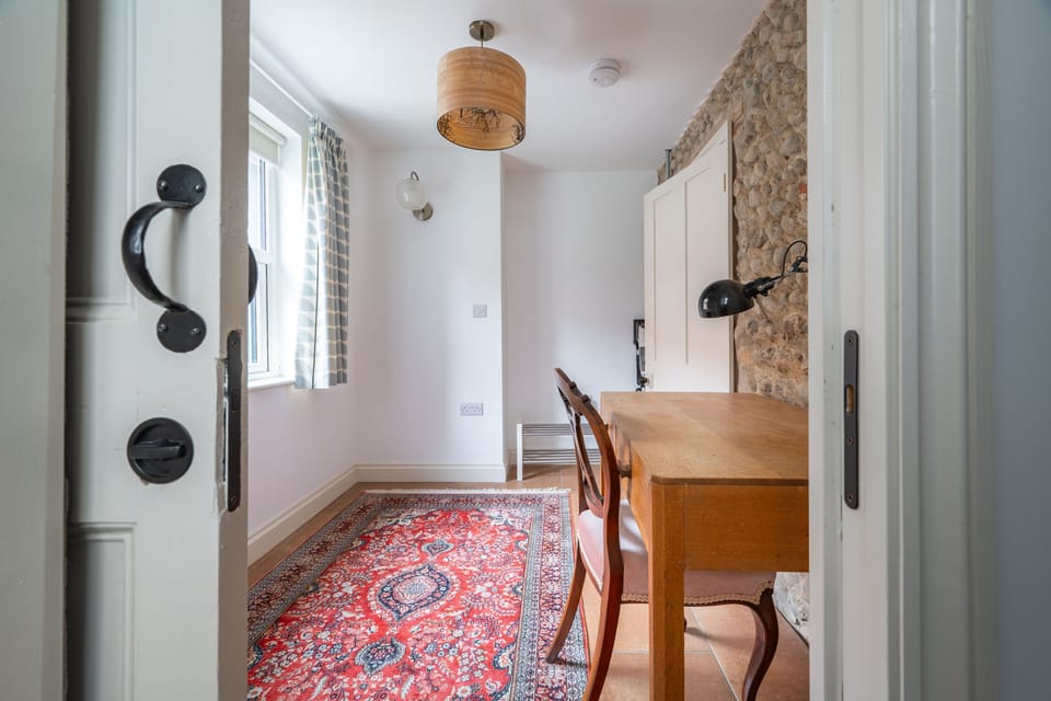Ground floor: Office and WC
