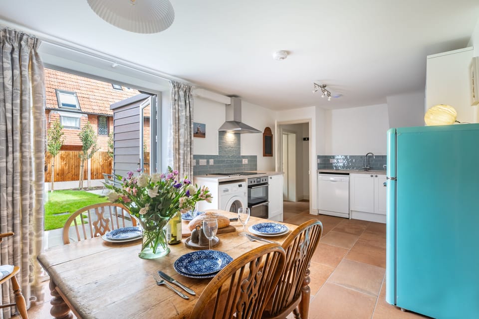 Mollie's Cottage, Overstrand: Kitchen/ dining room