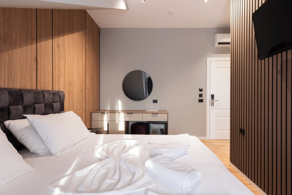 Superior Double Room, Park View | In-room safe, laptop workspace, blackout drapes, soundproofing