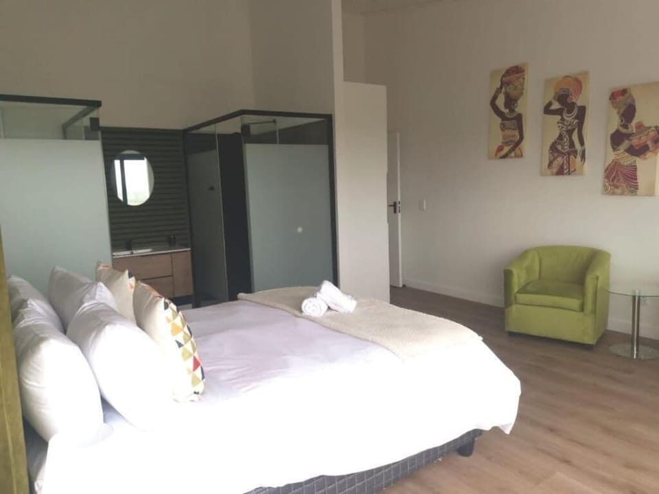 Double Room, 1 Double Bed, Non Smoking, Patio | In-room safe, individually decorated, individually furnished, bed sheets
