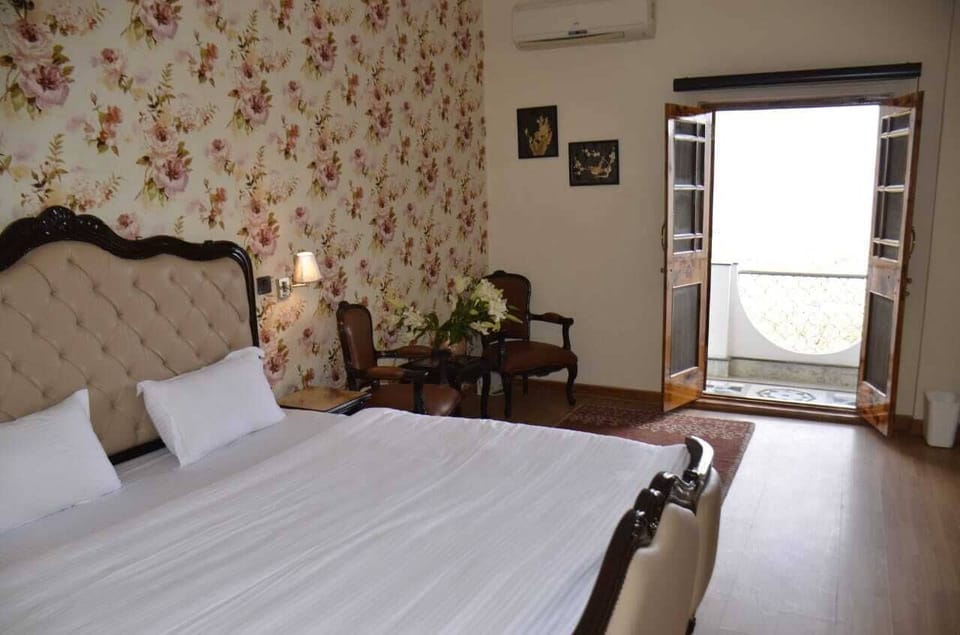 Premium Double Room, Valley View | Desk, free WiFi