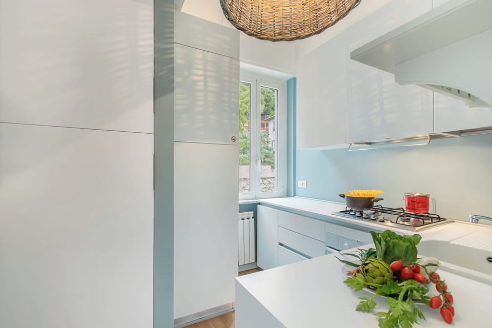 Family Apartment, 1 Bedroom, Balcony, Sea Facing (Kenyon Charm - Total Sea View) | Private kitchen