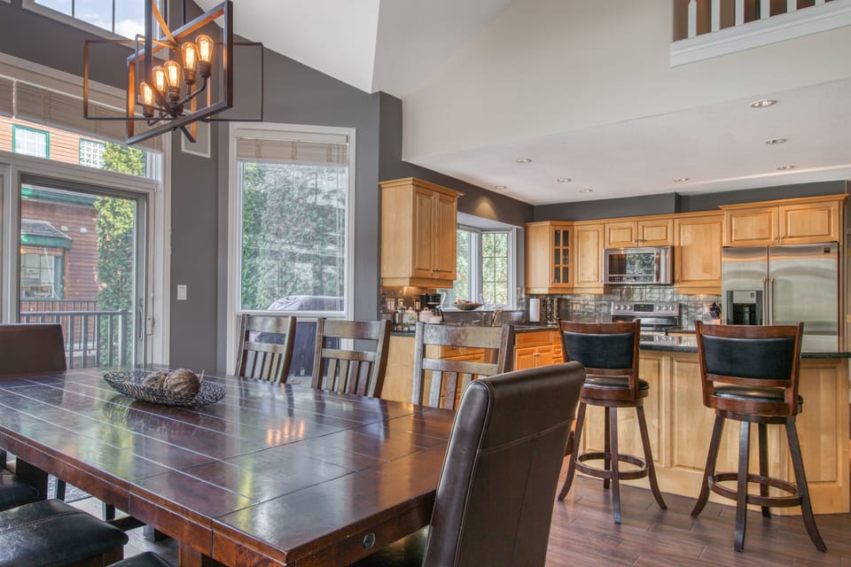 Luxury Townhome, 4 Bedrooms (Unit 601 Phase 2) | Private kitchen | Fridge, microwave, oven, stovetop