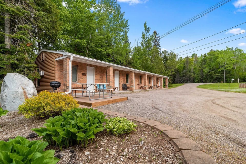 Welcome to Lem’s Paradise #1 — private entrance, peaceful setting, and easy parking