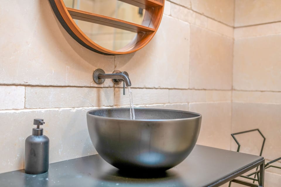 Deluxe Apartment, Patio, Garden View | Bathroom