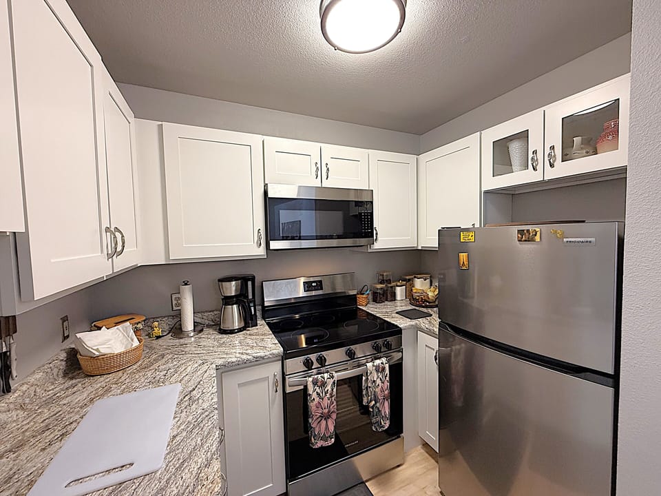 Full Kitchen