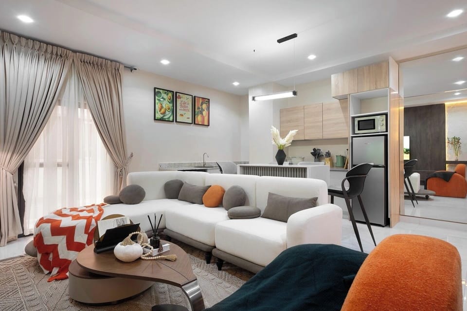 Comfort Apartment, Balcony, City View | Living area