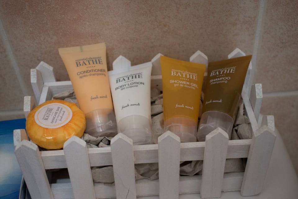 Room, 1 Bedroom | Bathroom amenities