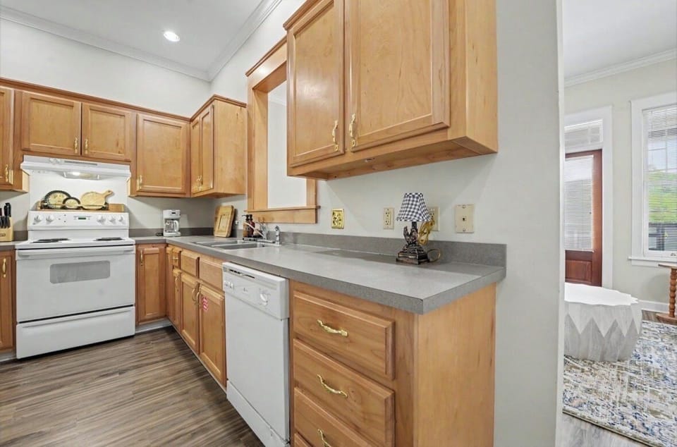Fully equip kitchen