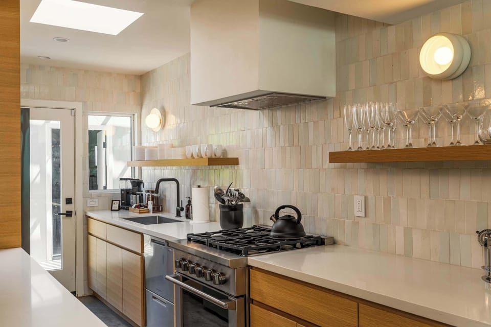 Kitchen | Meiselman in Palm Springs, California by Luxus Vacation Properties