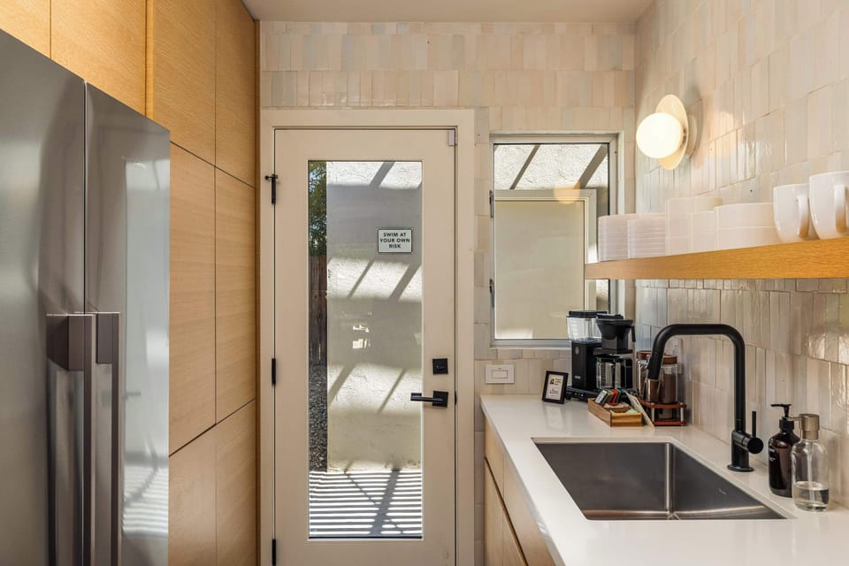 Kitchen | Meiselman in Palm Springs, California by Luxus Vacation Properties