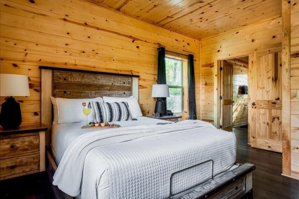 Smokies Sanctuary Chalet in Pigeon Forge