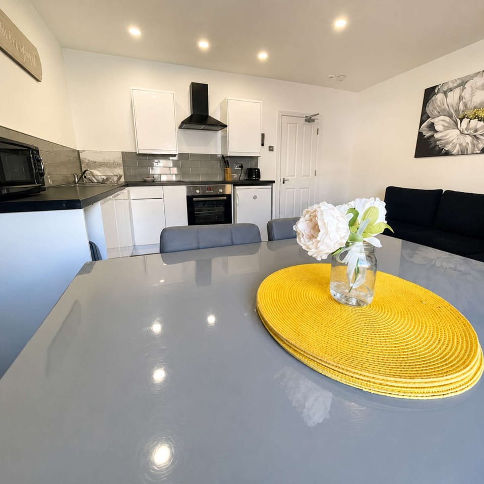 Kitchen &amp; Dining Area