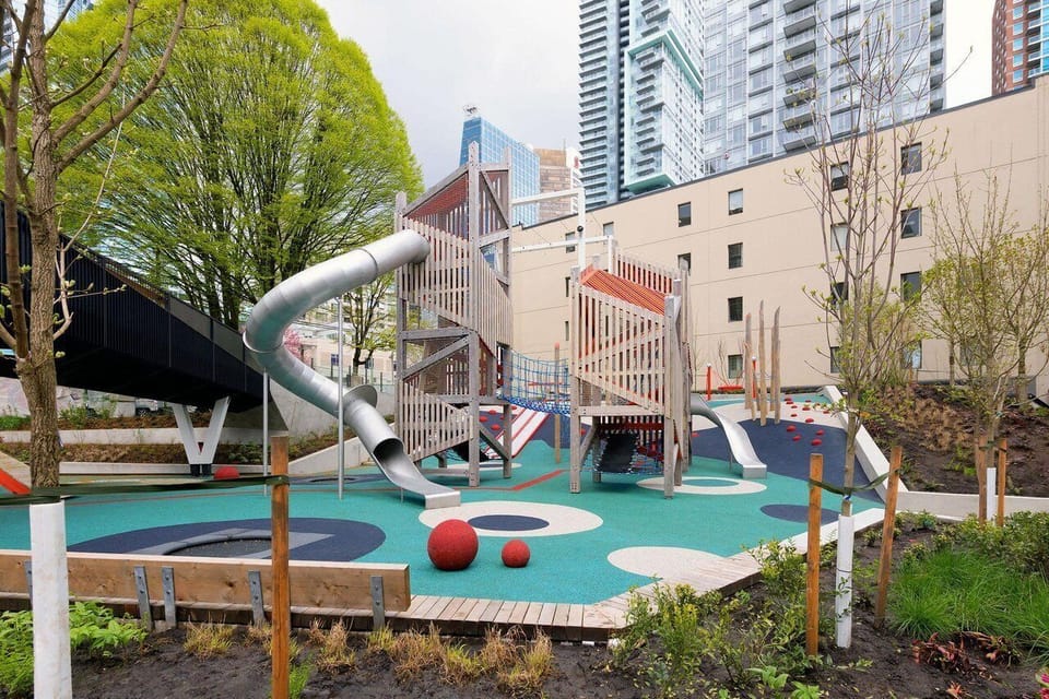 Steps away from Yaletown Park great for when traveling with kids!
