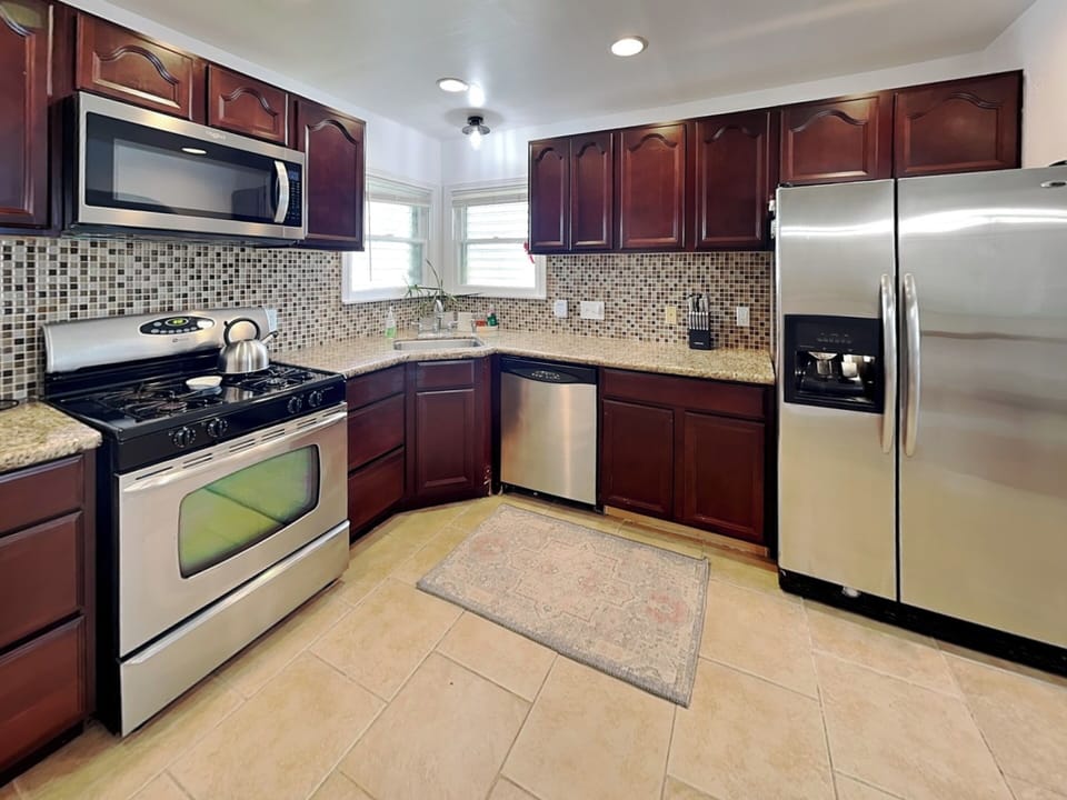 House (2 Bedrooms) | Property amenity