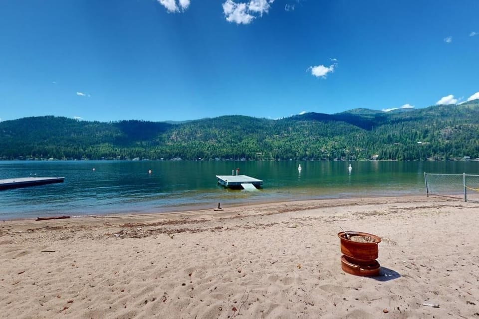 The Re-Treat at Christina Lake House in British Columbia