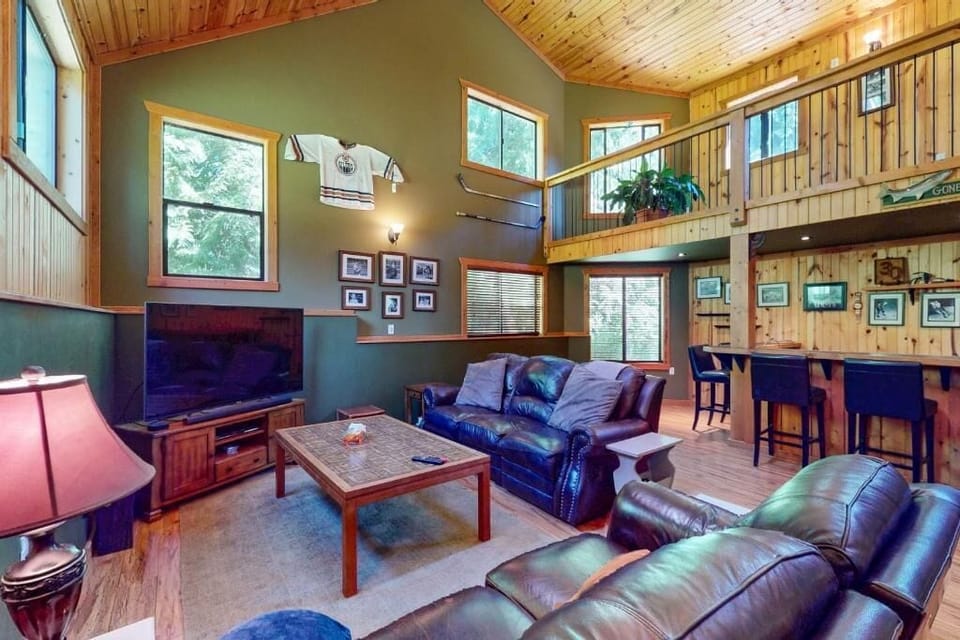 House, Balcony | Living area | Flat-screen TV