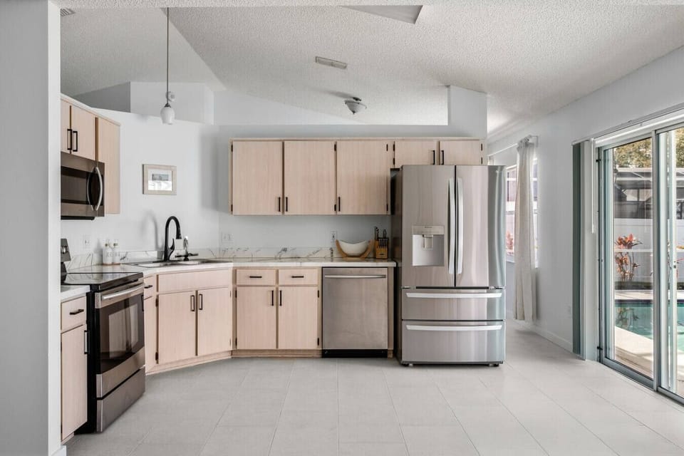 Cook, snack, repeat — this kitchen is ready for all your cravings.