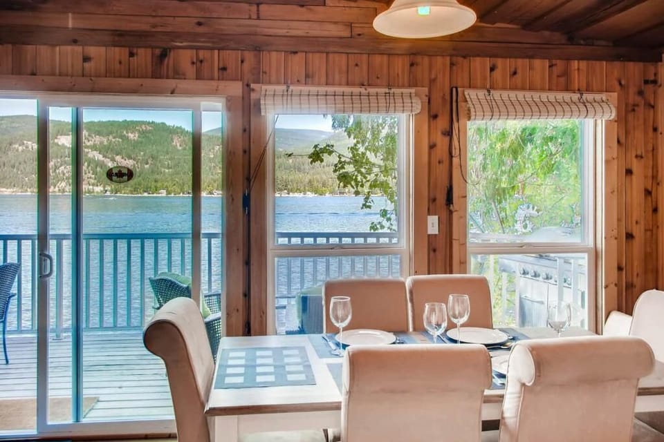 House, Balcony, Lake View | Dining