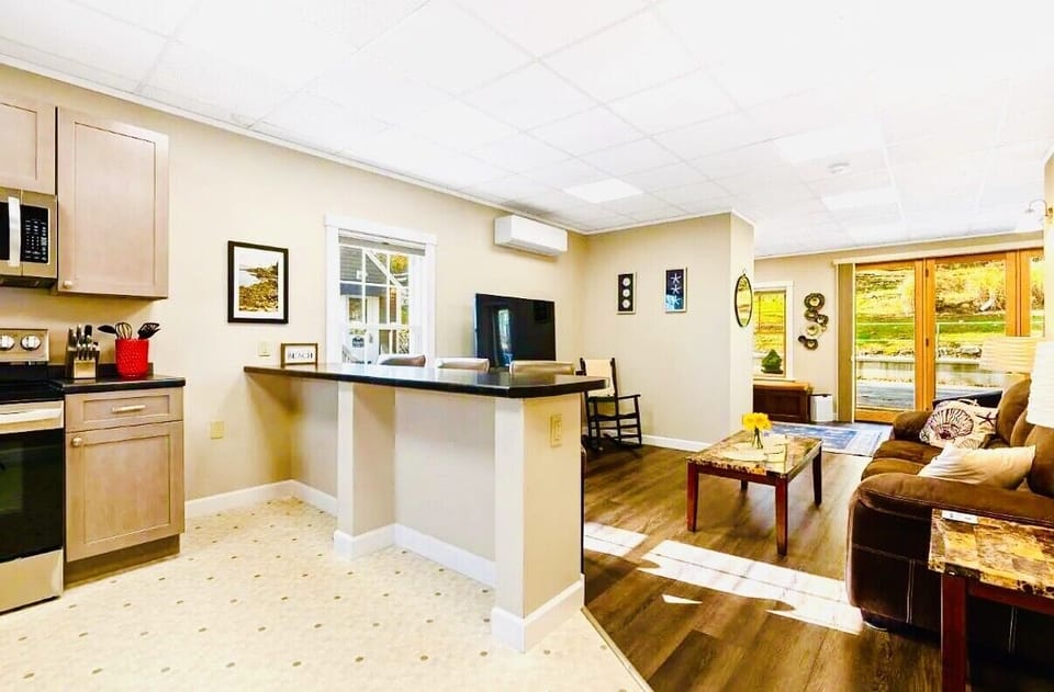 Main Living & Kitchen