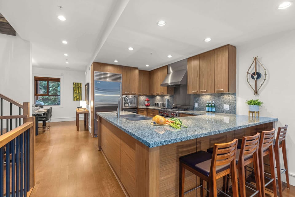 - Large kitchen island, perfect for breakfast and sharing in meal preparation 