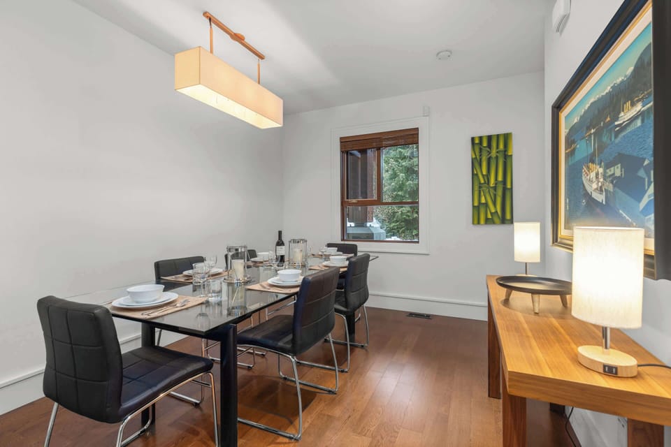 - Dining area, perfect for cozy meals  