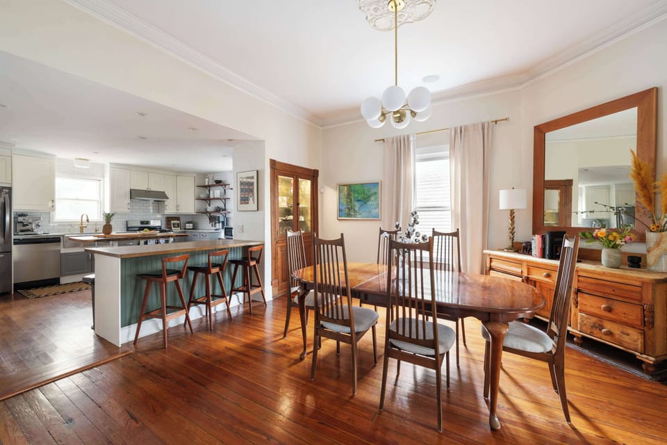 DiningRoom