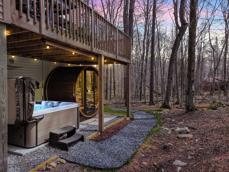 Outdoor spa tub