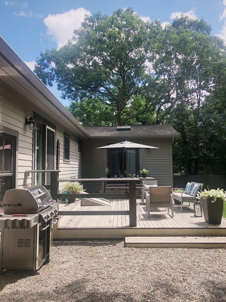 Outdoor dining