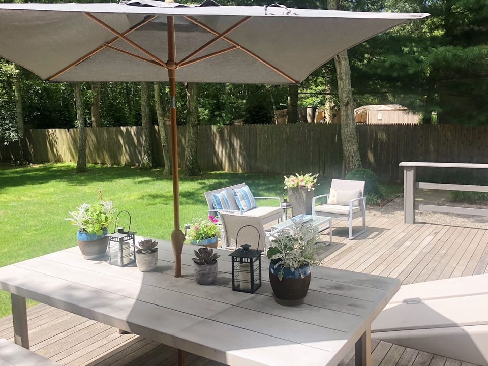 Outdoor dining