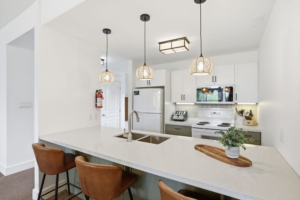 17-web-or-mls-115 Fairway Ct 216-17