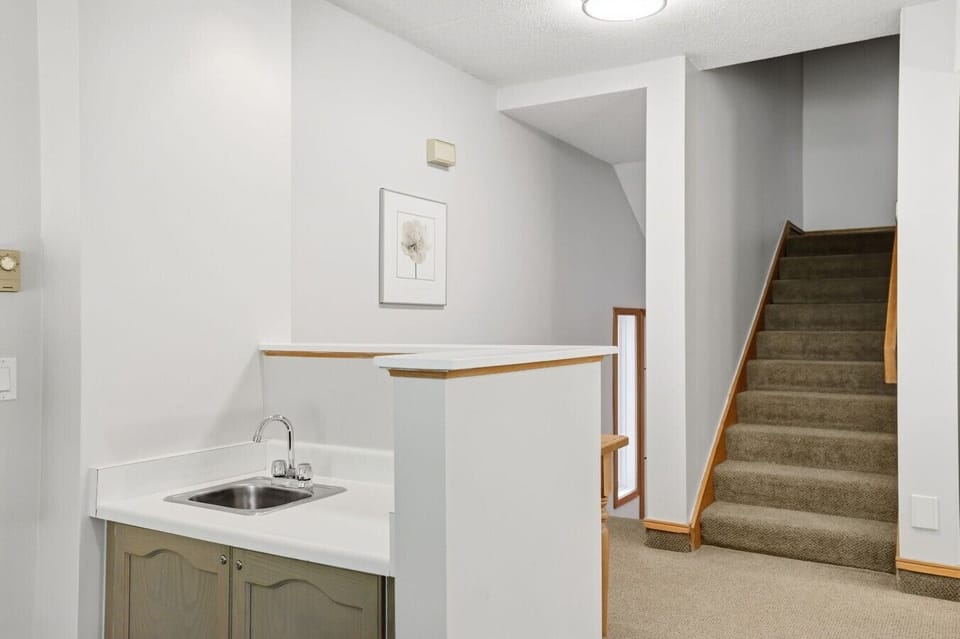 25-web-or-mls-107 Ann Heggtveit-28